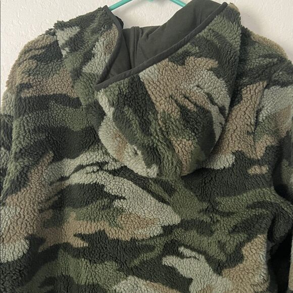 Lucky Brand Green Camouflage Sherpa 1/4 Zip Pullover hoodie  in Size M - Picture 10 of 15